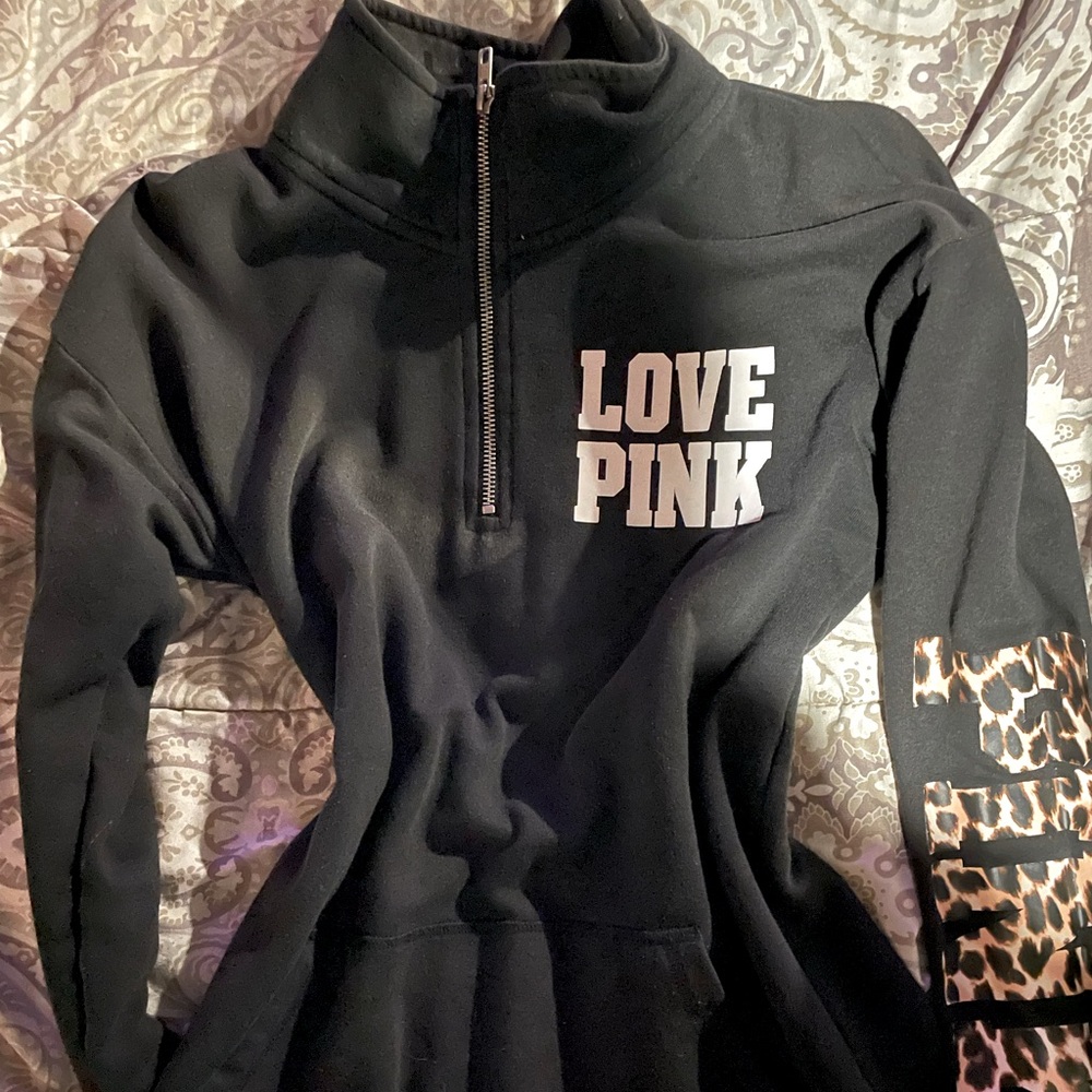 Xtra small cute y2k cheetah print Victoria secret PINK zip up quarter sweater!